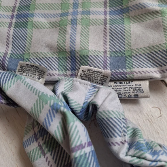 Norwex Plaid Wristlet and Hair Accessories NWOT Gift for Teens Women - Picture 9 of 10